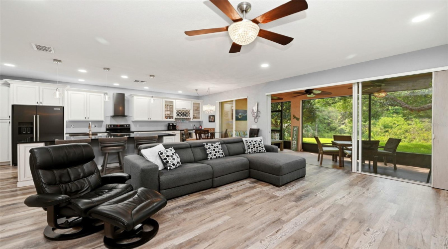 DAVENPORT, Florida 33896, 3 Bedrooms Bedrooms, ,2 BathroomsBathrooms,Residential,For Sale,RIVERDALE,0,MFRS5149344
