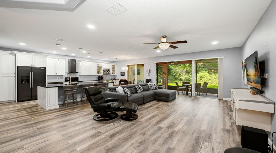 DAVENPORT, Florida 33896, 3 Bedrooms Bedrooms, ,2 BathroomsBathrooms,Residential,For Sale,RIVERDALE,0,MFRS5149344