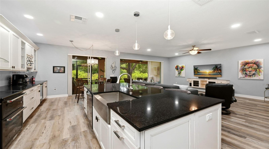 DAVENPORT, Florida 33896, 3 Bedrooms Bedrooms, ,2 BathroomsBathrooms,Residential,For Sale,RIVERDALE,0,MFRS5149344