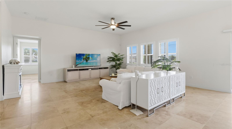 KISSIMMEE, Florida 34746, 4 Bedrooms Bedrooms, ,3 BathroomsBathrooms,Residential,For Sale,GOLDEN KNOT,0,MFRO6425379