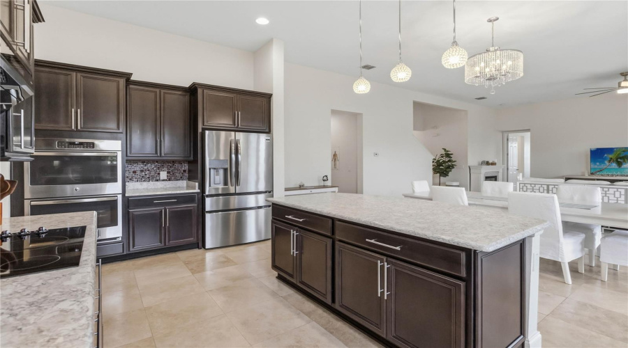 KISSIMMEE, Florida 34746, 4 Bedrooms Bedrooms, ,3 BathroomsBathrooms,Residential,For Sale,GOLDEN KNOT,0,MFRO6425379