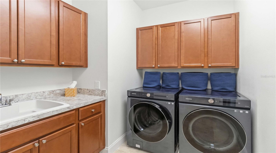 KISSIMMEE, Florida 34746, 4 Bedrooms Bedrooms, ,3 BathroomsBathrooms,Residential,For Sale,GOLDEN KNOT,0,MFRO6425379