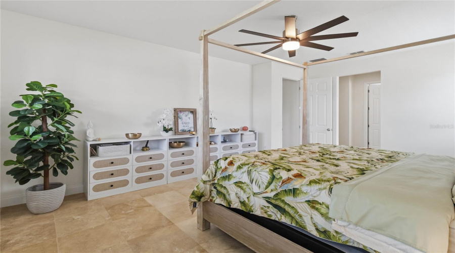 KISSIMMEE, Florida 34746, 4 Bedrooms Bedrooms, ,3 BathroomsBathrooms,Residential,For Sale,GOLDEN KNOT,0,MFRO6425379