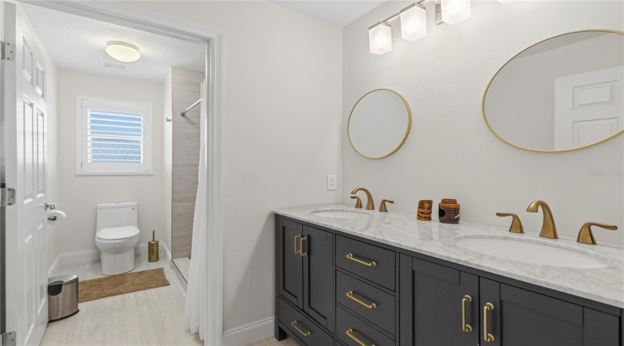 KISSIMMEE, Florida 34746, 4 Bedrooms Bedrooms, ,3 BathroomsBathrooms,Residential,For Sale,GOLDEN KNOT,0,MFRO6425379