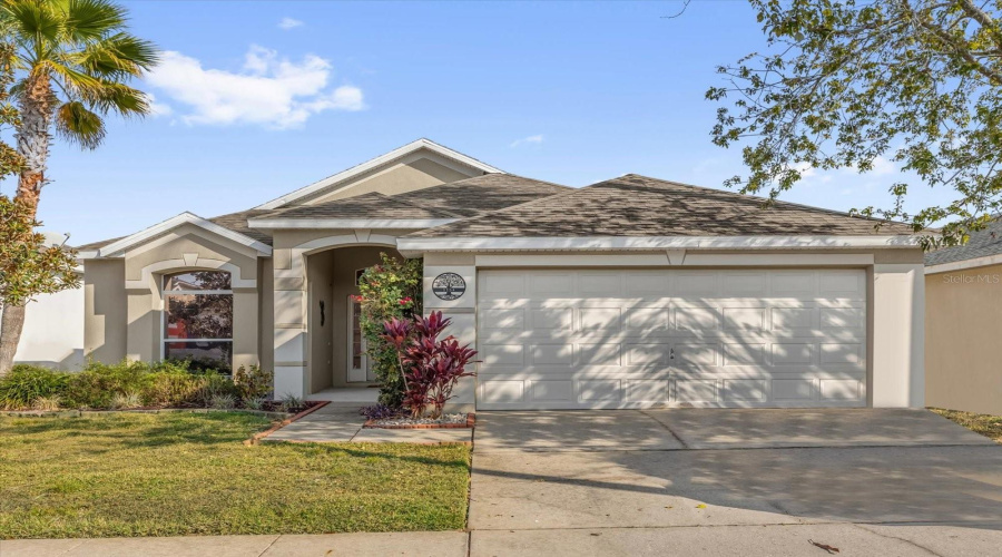 DAVENPORT, Florida 33897, 3 Bedrooms Bedrooms, ,2 BathroomsBathrooms,Residential,For Sale,BLOOMINGDALE,0,MFRO6364193