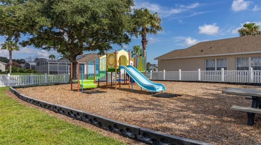 DAVENPORT, Florida 33897, 3 Bedrooms Bedrooms, ,2 BathroomsBathrooms,Residential,For Sale,BLOOMINGDALE,0,MFRO6364193