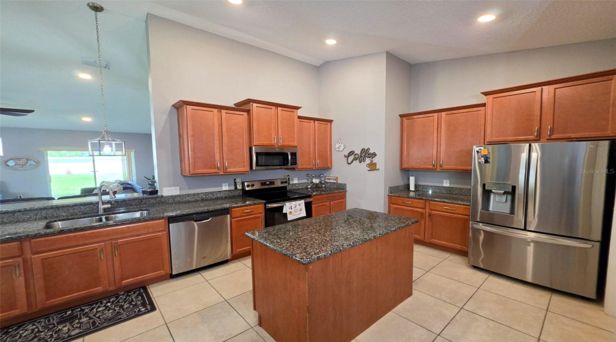 KISSIMMEE, Florida 34746, 4 Bedrooms Bedrooms, ,2 BathroomsBathrooms,Residential,For Sale,GOLDEN KNOT,0,MFRO6425404