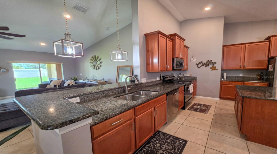 KISSIMMEE, Florida 34746, 4 Bedrooms Bedrooms, ,2 BathroomsBathrooms,Residential,For Sale,GOLDEN KNOT,0,MFRO6425404