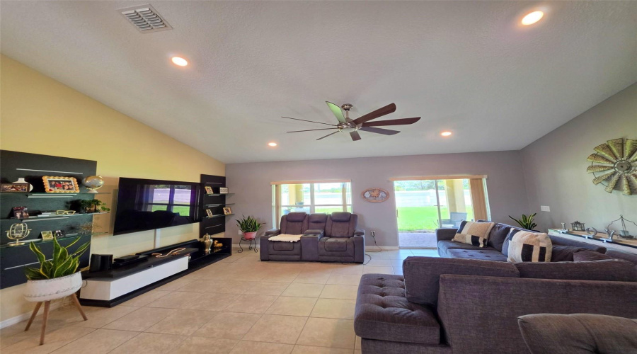 KISSIMMEE, Florida 34746, 4 Bedrooms Bedrooms, ,2 BathroomsBathrooms,Residential,For Sale,GOLDEN KNOT,0,MFRO6425404