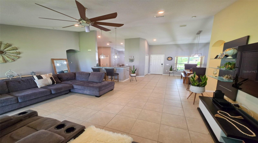 KISSIMMEE, Florida 34746, 4 Bedrooms Bedrooms, ,2 BathroomsBathrooms,Residential,For Sale,GOLDEN KNOT,0,MFRO6425404