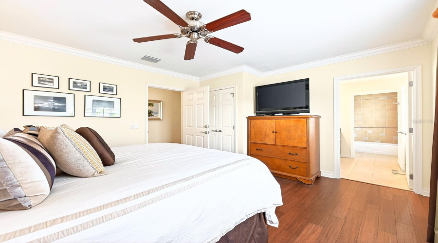 Second en-suite bedroom.