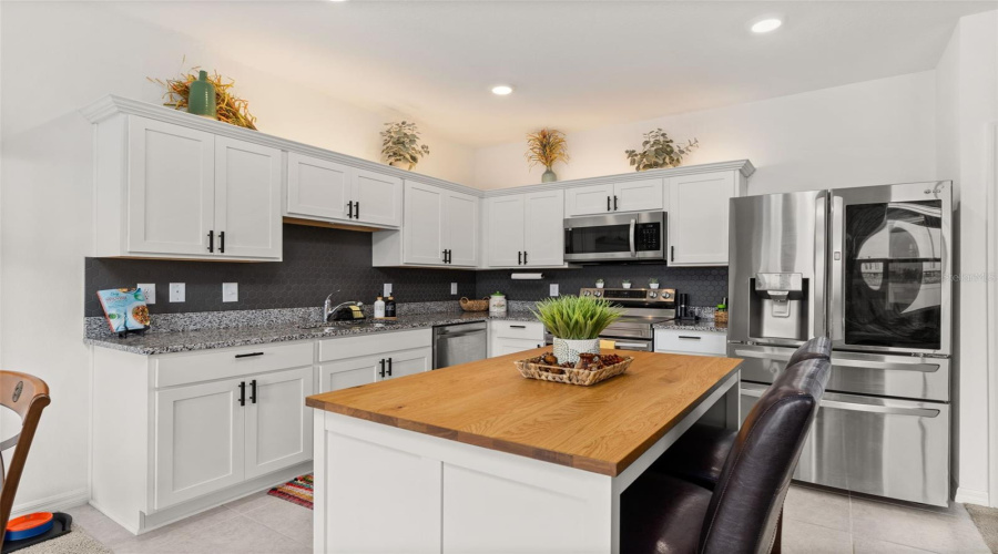 DAVENPORT, Florida 33837, 3 Bedrooms Bedrooms, ,2 BathroomsBathrooms,Residential,For Sale,MANDOVI,0,MFRO6426379