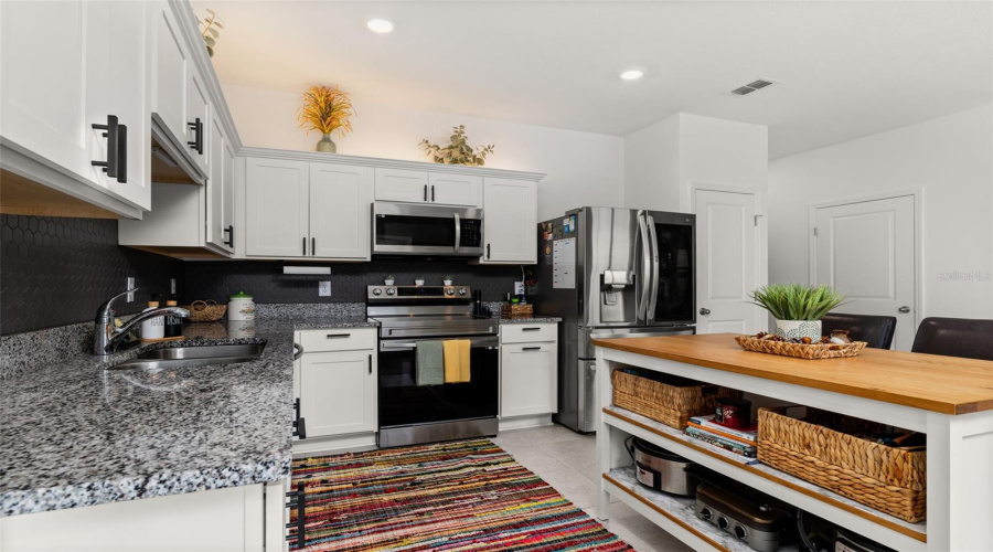 DAVENPORT, Florida 33837, 3 Bedrooms Bedrooms, ,2 BathroomsBathrooms,Residential,For Sale,MANDOVI,0,MFRO6426379