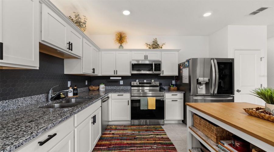 DAVENPORT, Florida 33837, 3 Bedrooms Bedrooms, ,2 BathroomsBathrooms,Residential,For Sale,MANDOVI,0,MFRO6426379