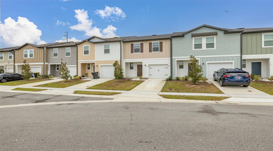 DAVENPORT, Florida 33837, 3 Bedrooms Bedrooms, ,2 BathroomsBathrooms,Residential,For Sale,MANDOVI,0,MFRO6426379