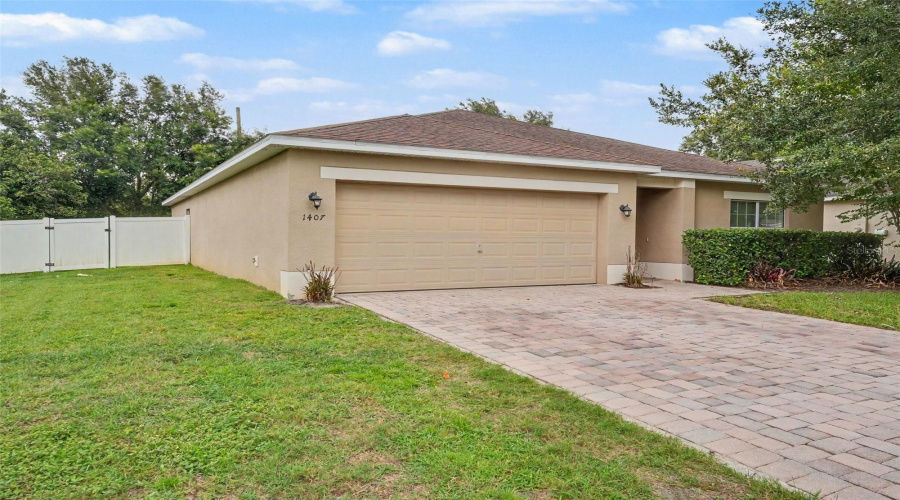 DAVENPORT, Florida 33896, 3 Bedrooms Bedrooms, ,2 BathroomsBathrooms,Residential,For Sale,MARSH MEADOW LN,0,MFRO6425866
