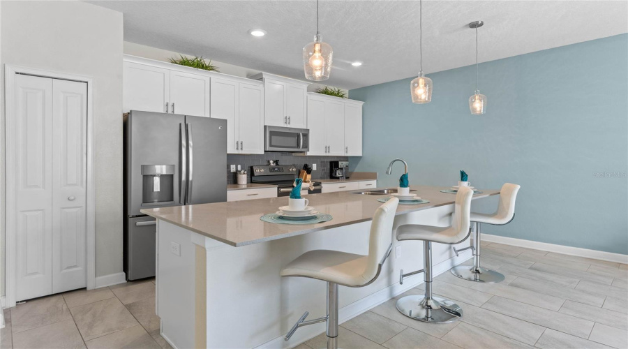 KISSIMMEE, Florida 34746, 4 Bedrooms Bedrooms, ,3 BathroomsBathrooms,Residential,For Sale,ROMEO,0,MFRO6426857