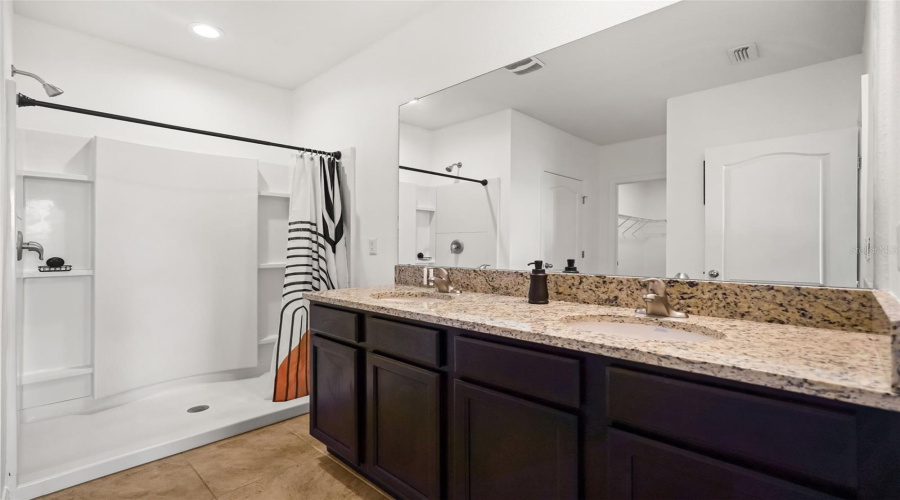 DAVENPORT, Florida 33837, 4 Bedrooms Bedrooms, ,2 BathroomsBathrooms,Residential,For Sale,BROOKLET,0,MFRO6426715