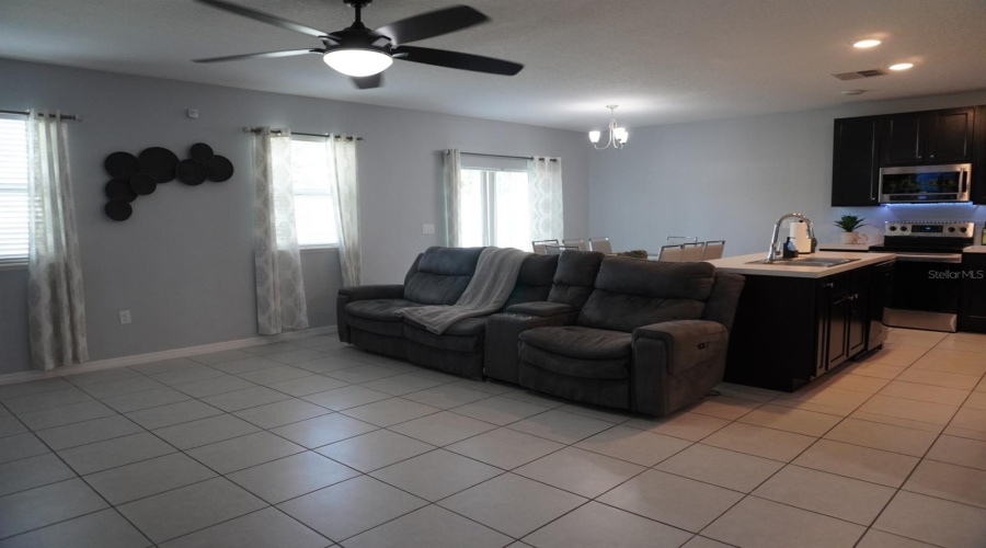 Davenport, Florida 33837, 3 Bedrooms Bedrooms, ,2 Bathroomsbathrooms,Residential,For Sale,Pinecrest,0,Mfrs5154112