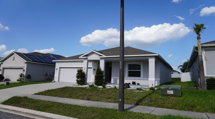 Davenport, Florida 33837, 3 Bedrooms Bedrooms, ,2 Bathroomsbathrooms,Residential,For Sale,Pinecrest,0,Mfrs5154112