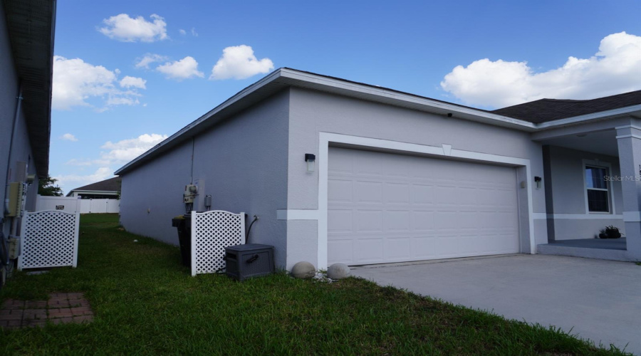 Davenport, Florida 33837, 3 Bedrooms Bedrooms, ,2 Bathroomsbathrooms,Residential,For Sale,Pinecrest,0,Mfrs5154112