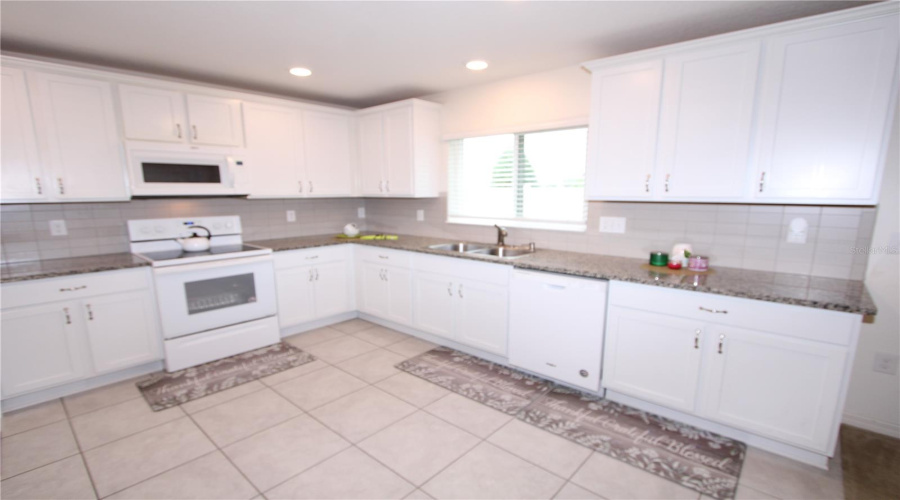 DAVENPORT, Florida 33837, 3 Bedrooms Bedrooms, ,2 BathroomsBathrooms,Residential,For Sale,PRESERVE POINTE,0,MFRO6425490