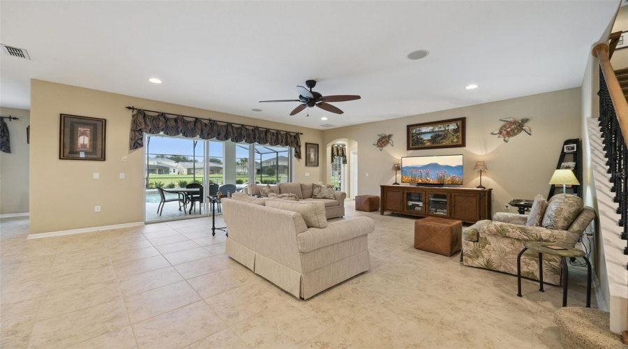 ORLANDO, Florida 32836, 5 Bedrooms Bedrooms, ,3 BathroomsBathrooms,Residential,For Sale,SHELTERING PINE,0,MFRO6422347