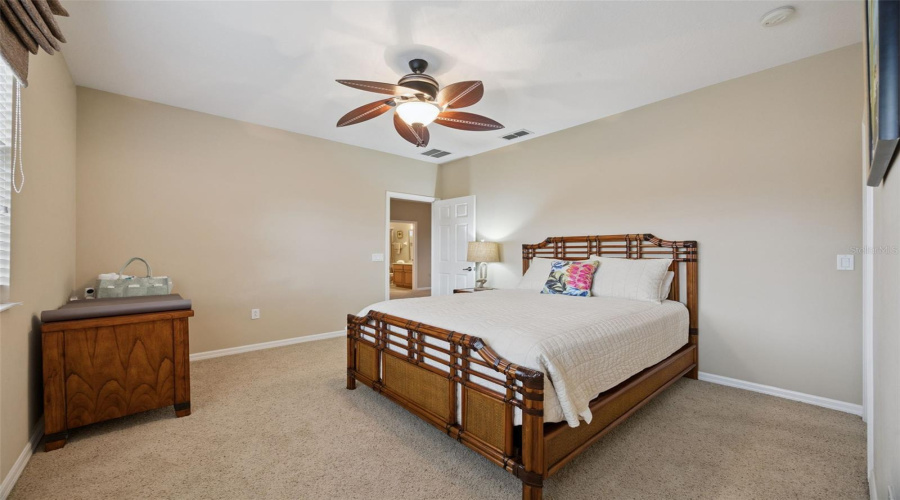 ORLANDO, Florida 32836, 5 Bedrooms Bedrooms, ,3 BathroomsBathrooms,Residential,For Sale,SHELTERING PINE,0,MFRO6422347