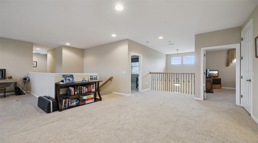 Oversized bonus room