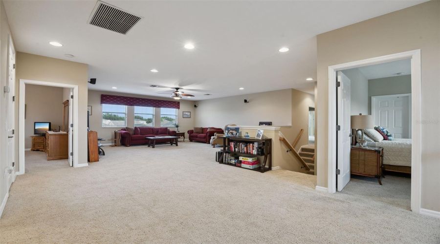 ORLANDO, Florida 32836, 5 Bedrooms Bedrooms, ,3 BathroomsBathrooms,Residential,For Sale,SHELTERING PINE,0,MFRO6422347