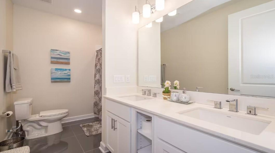 KISSIMMEE, Florida 34746, 4 Bedrooms Bedrooms, ,3 BathroomsBathrooms,Residential,For Sale,CLOCK TOWER,0,MFRO6427195