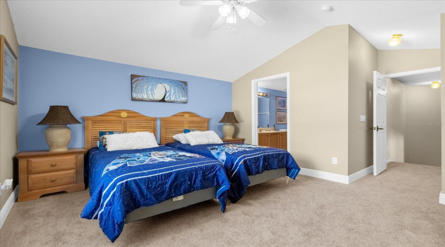DAVENPORT, Florida 33897, 5 Bedrooms Bedrooms, ,4 BathroomsBathrooms,Residential,For Sale,HOLLYBROOK,0,MFRG5107599