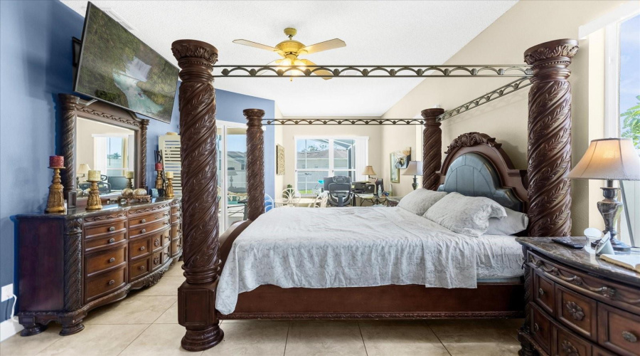 DAVENPORT, Florida 33897, 5 Bedrooms Bedrooms, ,4 BathroomsBathrooms,Residential,For Sale,HOLLYBROOK,0,MFRG5107599