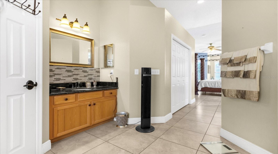 DAVENPORT, Florida 33897, 5 Bedrooms Bedrooms, ,4 BathroomsBathrooms,Residential,For Sale,HOLLYBROOK,0,MFRG5107599