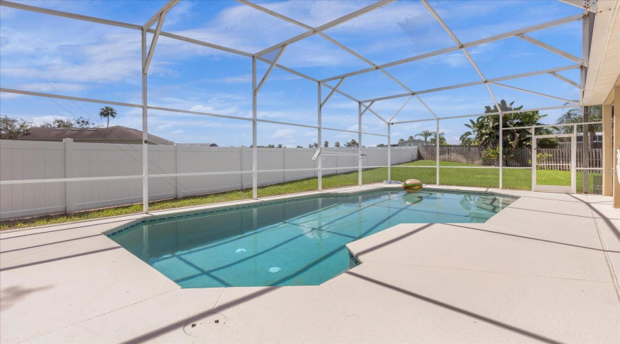 DAVENPORT, Florida 33897, 5 Bedrooms Bedrooms, ,4 BathroomsBathrooms,Residential,For Sale,HOLLYBROOK,0,MFRG5107599