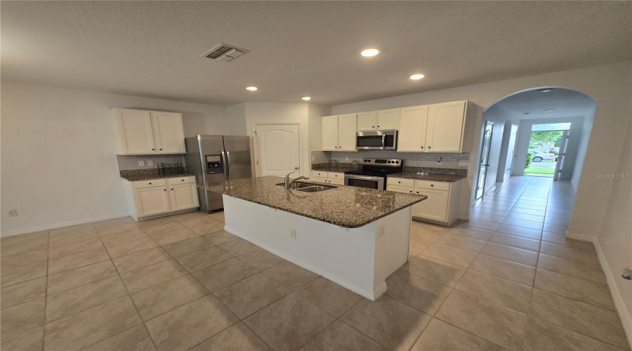 KISSIMMEE, Florida 34747, 4 Bedrooms Bedrooms, ,2 BathroomsBathrooms,Residential,For Sale,WHITE LILLY,0,MFRS5154052
