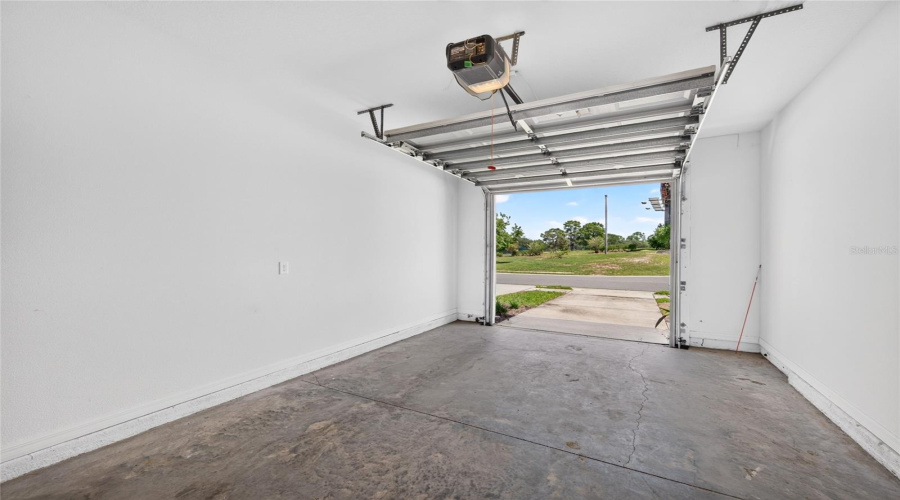 Davenport, Florida 33896, 3 Bedrooms Bedrooms, ,2 Bathroomsbathrooms,Residential,For Sale,Longboat,0,Mfro6427074
