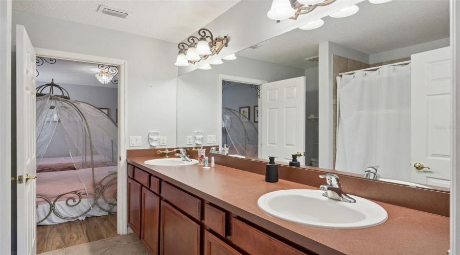KISSIMMEE, Florida 34747, 6 Bedrooms Bedrooms, ,6 BathroomsBathrooms,Residential,For Sale,ACADIA ESTATES,0,MFRO6420745