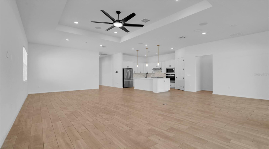 ORLANDO, Florida 32836, 3 Bedrooms Bedrooms, ,3 BathroomsBathrooms,Residential,For Sale,PARK ESTATES,0,MFRO6426187