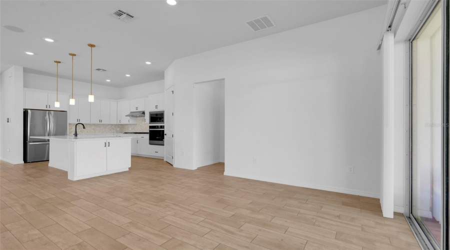 ORLANDO, Florida 32836, 3 Bedrooms Bedrooms, ,3 BathroomsBathrooms,Residential,For Sale,PARK ESTATES,0,MFRO6426187