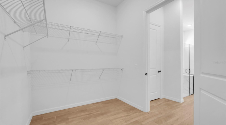 ORLANDO, Florida 32836, 3 Bedrooms Bedrooms, ,3 BathroomsBathrooms,Residential,For Sale,PARK ESTATES,0,MFRO6426187