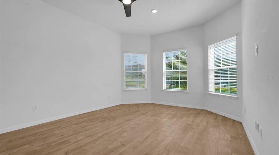ORLANDO, Florida 32836, 3 Bedrooms Bedrooms, ,3 BathroomsBathrooms,Residential,For Sale,PARK ESTATES,0,MFRO6426187