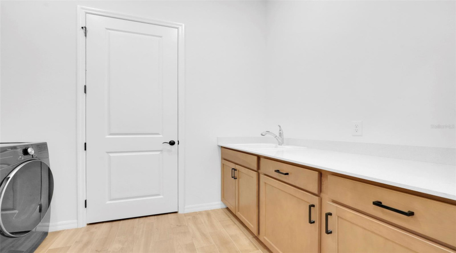 ORLANDO, Florida 32836, 3 Bedrooms Bedrooms, ,3 BathroomsBathrooms,Residential,For Sale,PARK ESTATES,0,MFRO6426187