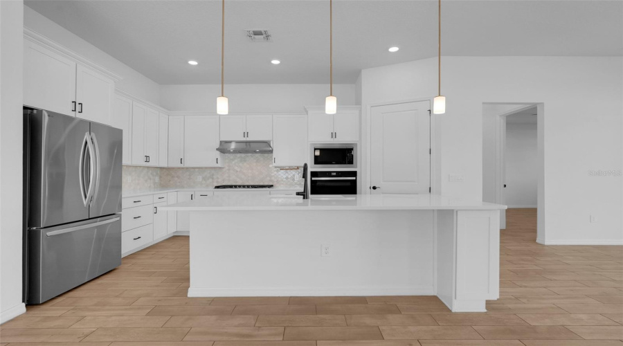 ORLANDO, Florida 32836, 3 Bedrooms Bedrooms, ,3 BathroomsBathrooms,Residential,For Sale,PARK ESTATES,0,MFRO6426187