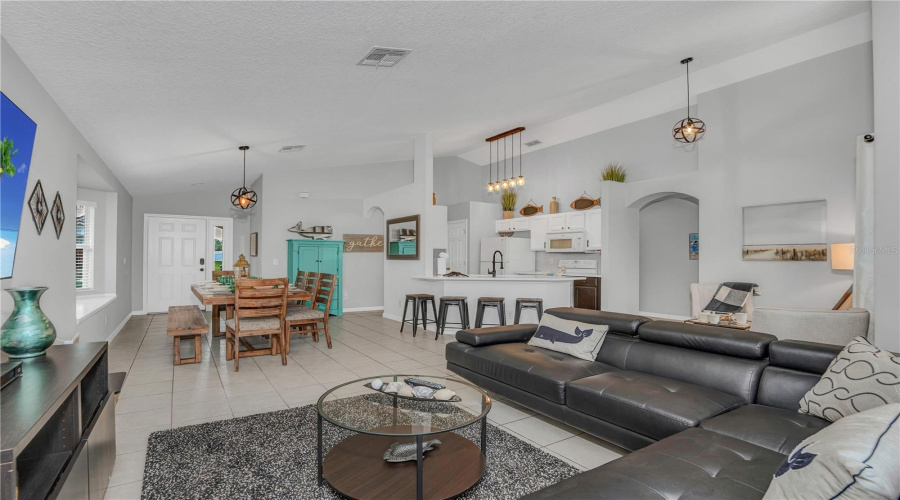 DAVENPORT, Florida 33896, 4 Bedrooms Bedrooms, ,3 BathroomsBathrooms,Residential,For Sale,RUBINO,0,MFRO6426963