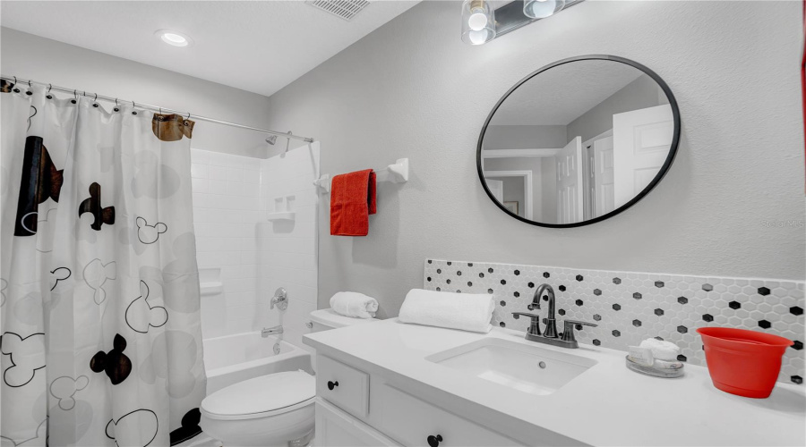 DAVENPORT, Florida 33896, 4 Bedrooms Bedrooms, ,3 BathroomsBathrooms,Residential,For Sale,RUBINO,0,MFRO6426963