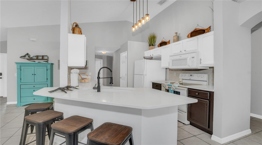 DAVENPORT, Florida 33896, 4 Bedrooms Bedrooms, ,3 BathroomsBathrooms,Residential,For Sale,RUBINO,0,MFRO6426963