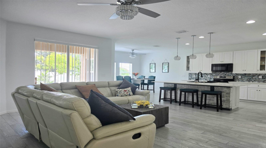 DAVENPORT, Florida 33837, 4 Bedrooms Bedrooms, ,2 BathroomsBathrooms,Residential,For Sale,DISA,0,MFRP4939376