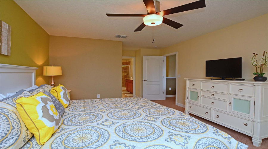 DAVENPORT, Florida 33896, 6 Bedrooms Bedrooms, ,6 BathroomsBathrooms,Residential,For Sale,MOON VALLEY,0,MFRS5154133