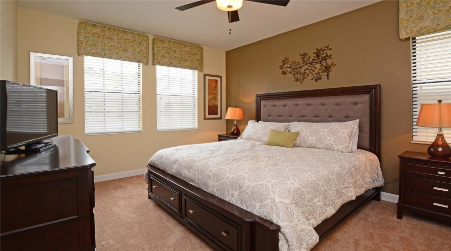 DAVENPORT, Florida 33896, 6 Bedrooms Bedrooms, ,6 BathroomsBathrooms,Residential,For Sale,MOON VALLEY,0,MFRS5154133